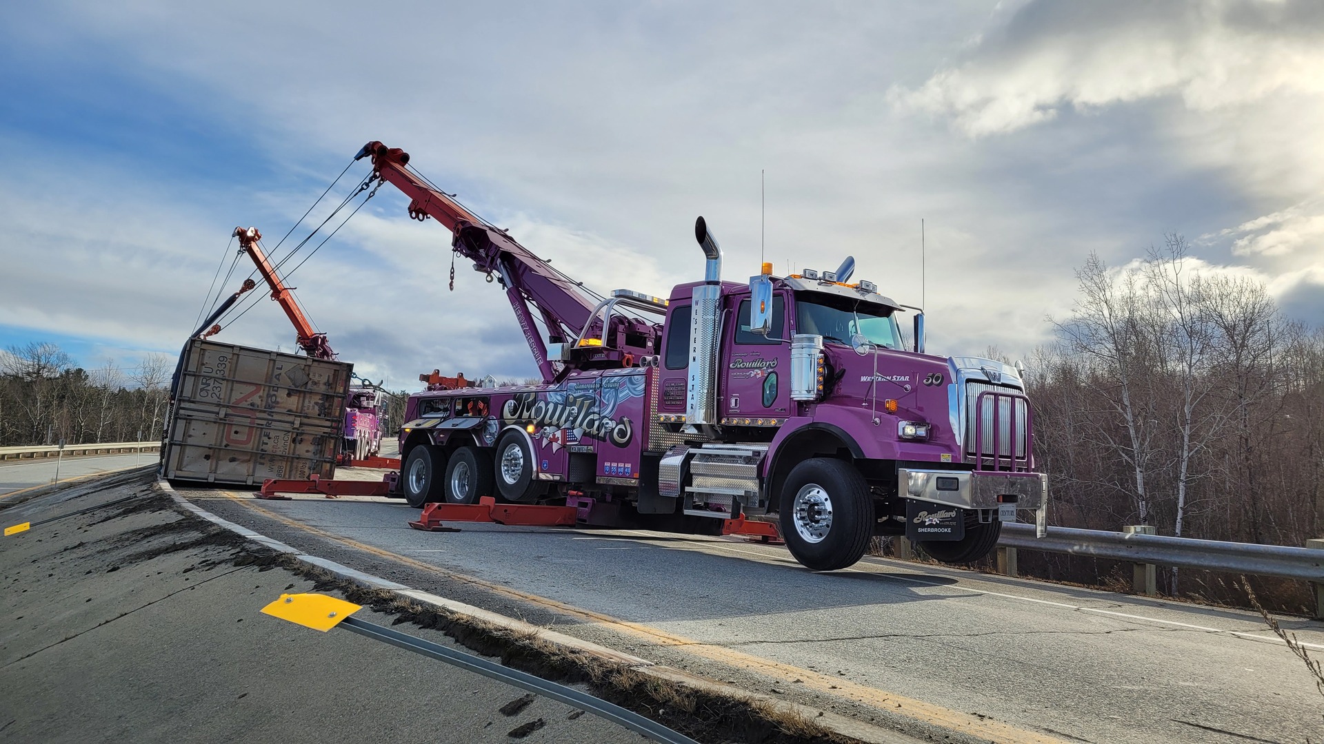 Remorqueuse Rouillard en intervention sur la route